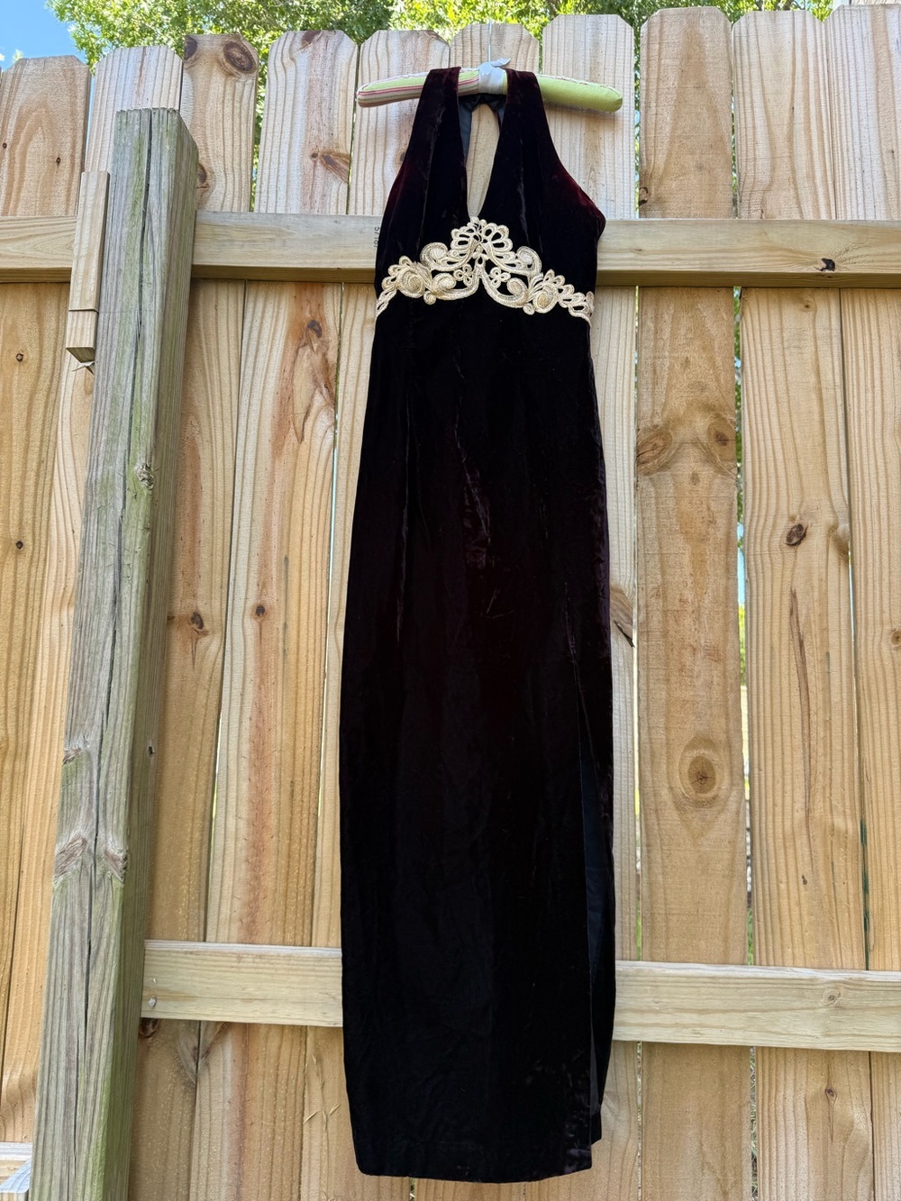 90s VTG Jessica McClintock Deep Maroon Velvet Halter Formal Gown Gold Embroidery